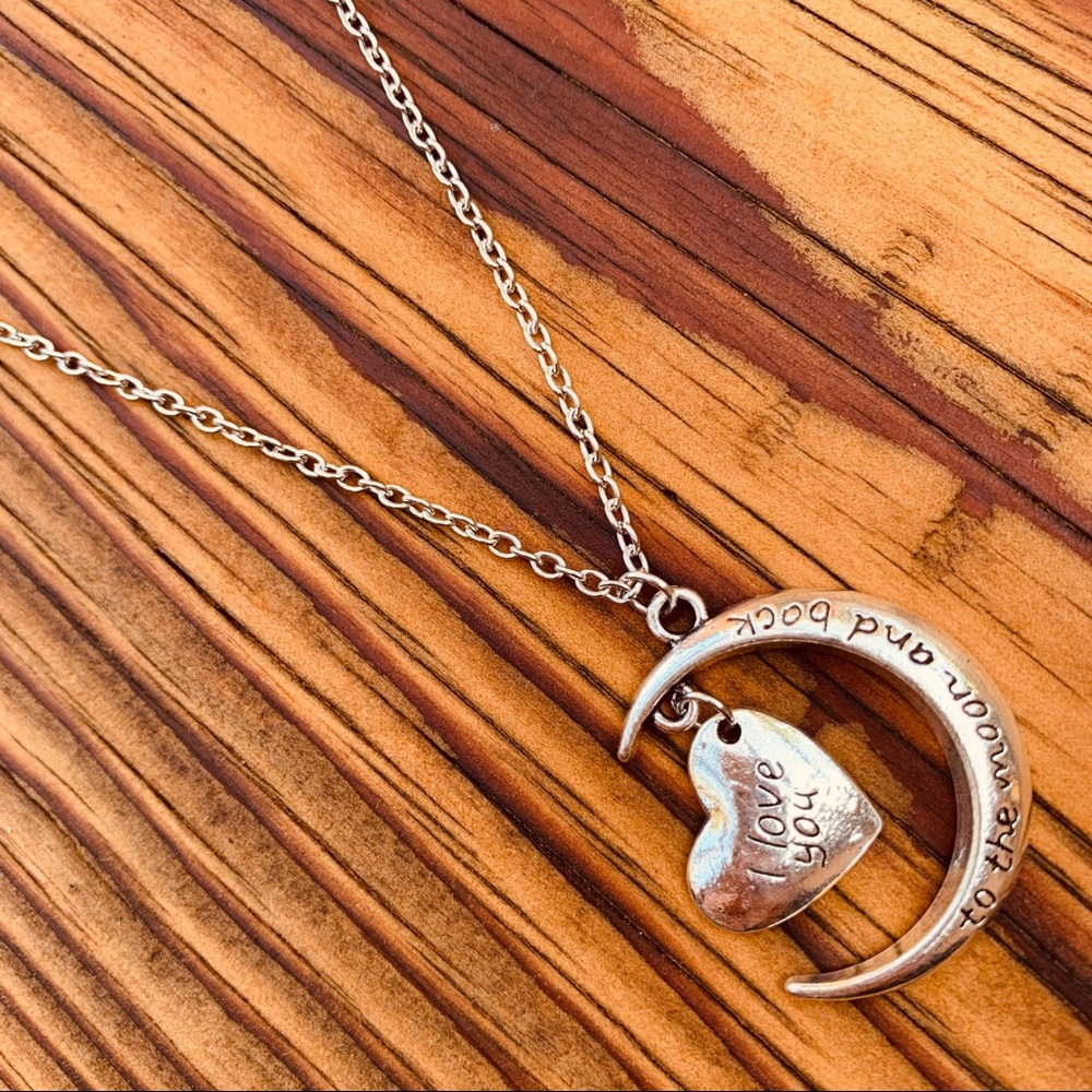 I LOVE YOU TO THE MOON ♡ Necklace - Picture 4 of 8